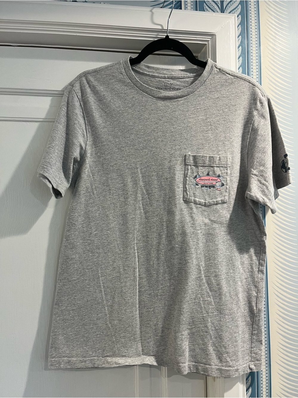 Vineyard Vines Men’s Light Gray Short Sleeve Pocket Tee